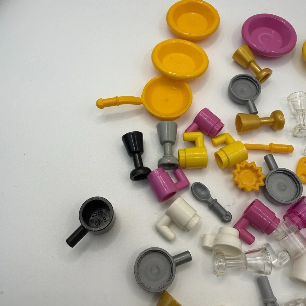 LEGO 50 Piece Kitchen Accessories Lot - Plates, Cups, Pans, Silverwear 001 - Picture 3 of 6